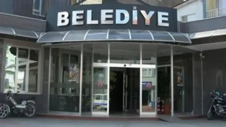 Belediyenin lüks marka araç sahiplerine yaptığı sosyal yardımlar Sayıştay engeline takıldı